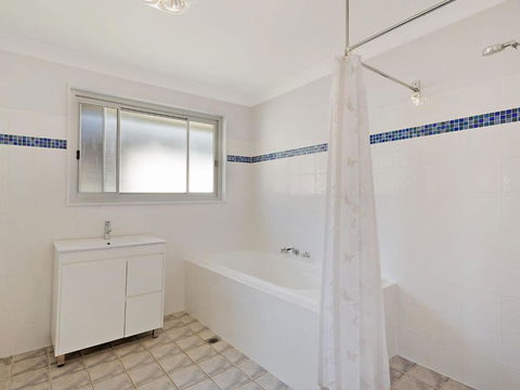 81 Dalmeny Drive Beach House - Accommodation Noosa 2