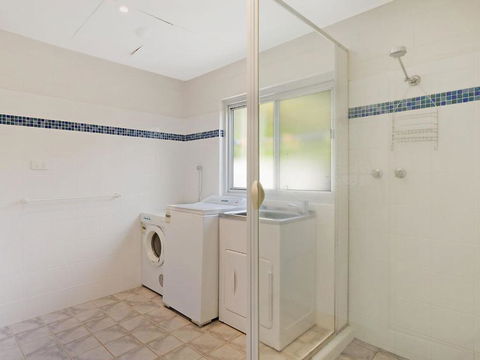 81 Dalmeny Drive Beach House - Accommodation Noosa 5