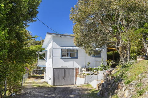 Whitecaps 26 East Street - Accommodation Noosa 3