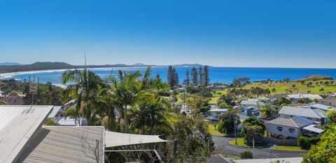 Whitecaps 26 East Street - Accommodation Noosa 6