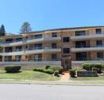 Breakers 8 Main Beach Location - Accommodation Noosa