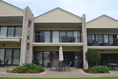 Elsinor Townhouse 8 Mulwala - Accommodation Noosa 1