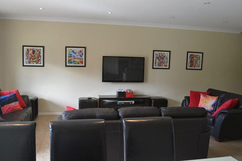 Elsinor Townhouse 8 Mulwala - Accommodation Noosa 4