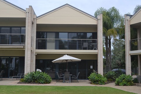 Elsinor Townhouse 4 Mulwala - Accommodation Noosa 1