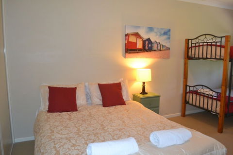 Elsinor Townhouse 4 Mulwala - Accommodation Noosa 4
