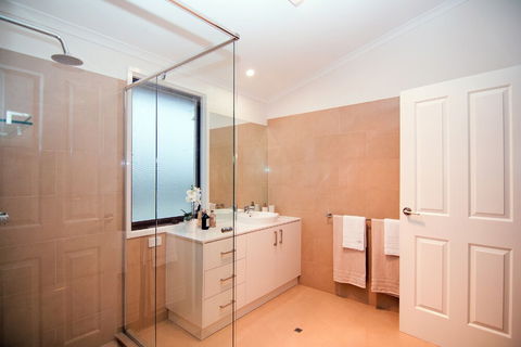 Lake House 61 Mulwala - Accommodation Noosa 5