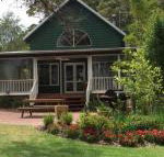 Lakeside Garden Chalet - Accommodation Noosa