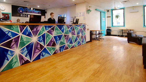 Flinders Backpackers - Accommodation Noosa 2