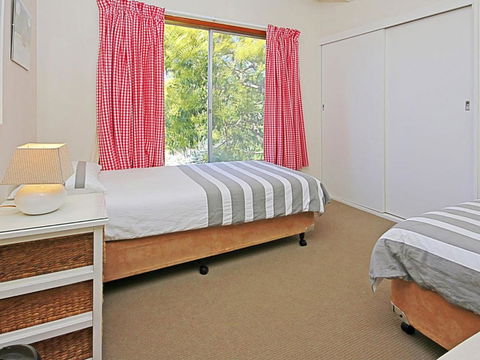 REST ASHORE At MOLLYMOOK - Accommodation Noosa 2