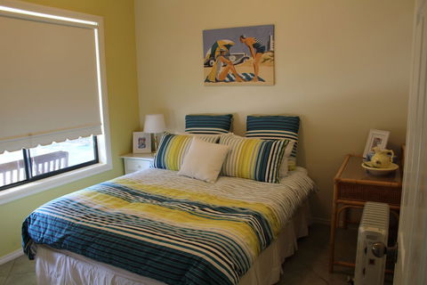 Waterside View - Accommodation Noosa 3