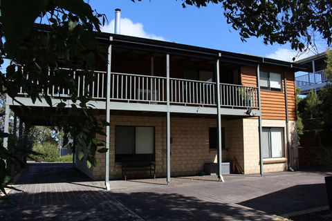 Waterside View - Accommodation Noosa 0