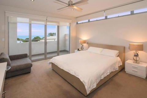 Opulent Oasis - Accommodation Noosa 5