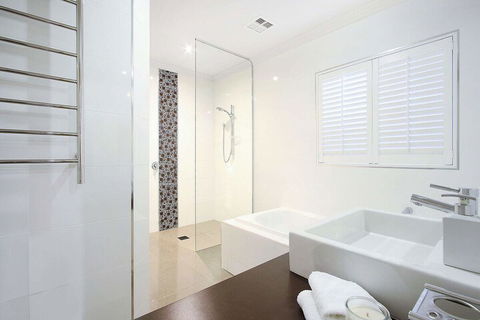 Lang Street Luxury Retreat Mulwala - Accommodation Noosa 4
