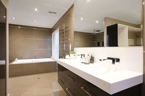 Lang Street Luxury Retreat Mulwala - Accommodation Noosa 5