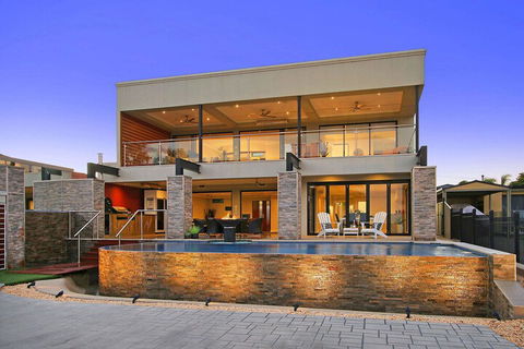 Lang Street Luxury Retreat Mulwala - Accommodation Noosa 1