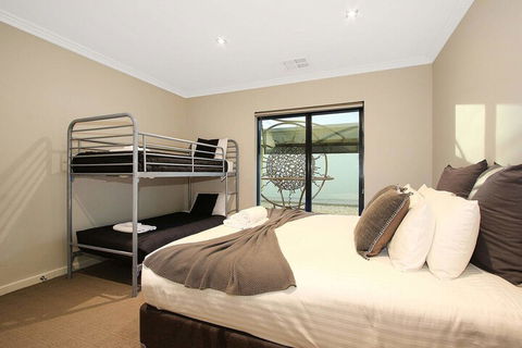 Lang Street Luxury Retreat Mulwala - Accommodation Noosa 6