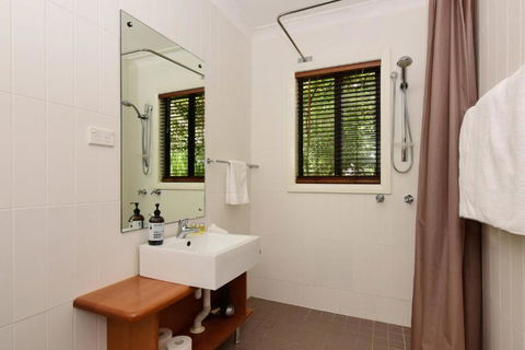 Cloudsong Chalet 1 Close To The Village Centre! - Accommodation Noosa 3