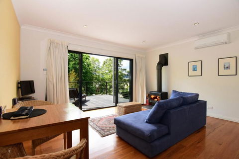 Cloudsong Chalet 1 Close To The Village Centre! - Accommodation Noosa 5