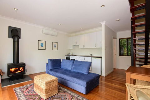 Cloudsong Chalet 1 Close To The Village Centre! - Accommodation Noosa 2