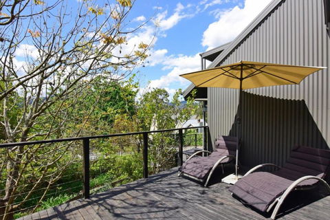 Cloudsong Chalet 2 Close To The Village Centre! - Accommodation Noosa 3
