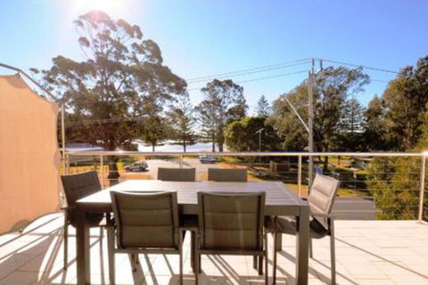 Boardwalk Apartment 6 - Accommodation Noosa 2