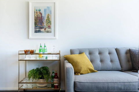 Oliver Stylish City Views Near Graffiti Laneways - Accommodation Noosa 1