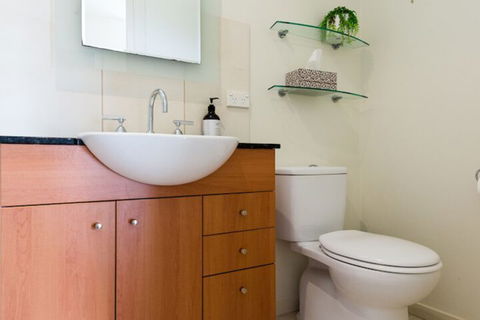 Hilltop House - Accommodation Noosa 7