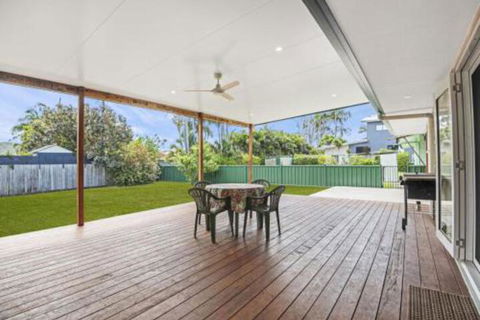 Beach Shack On Towners - Accommodation Noosa 5