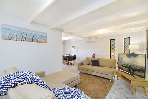 Caba Shack - Accommodation Noosa 2