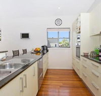 Papaya House - Accommodation Noosa