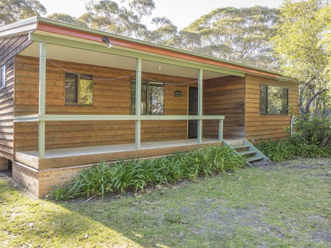 Centre Street 10 Lake Tabourie - Accommodation Noosa 2