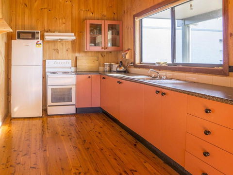 Centre Street 10 Lake Tabourie - Accommodation Noosa 4