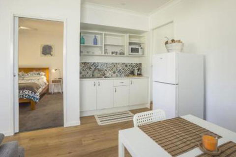 Clyde Studio 53 Mollymook - Accommodation Noosa 0
