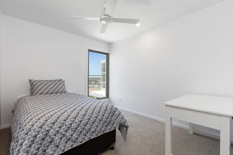 BRAND NEW OCEAN AVENUE TOWNHOUSE - Accommodation Noosa 2
