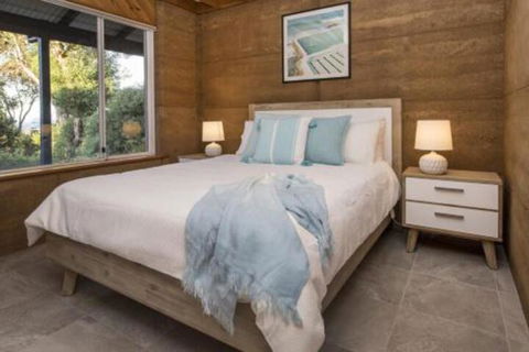 EeBee House - Accommodation Noosa 2