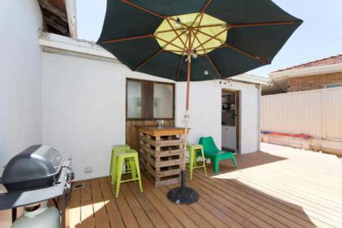 Emu At White Gum Lodge - Accommodation Noosa 5
