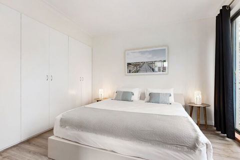 Spacious & Sunny 1 Bdrm In Surry Hills - FOV - Accommodation Noosa 4
