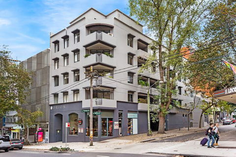 Spacious & Sunny 1 Bdrm In Surry Hills - FOV - Accommodation Noosa 2