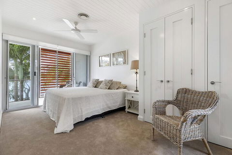 North Facing River Front Stunning Apartment Unit 2 9 Hilton Esplanade - Accommodation Noosa 3