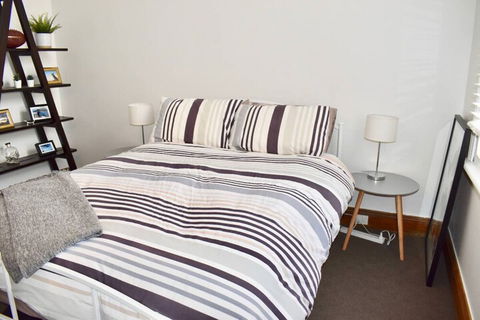 Charming Terrace House On Tree Lined Street - Accommodation Noosa 4