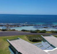 Boathouse nearly in the water  wonderful views - Accommodation Noosa