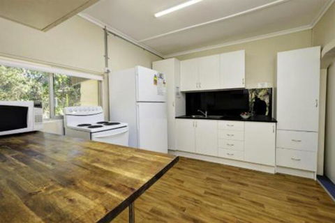TRADEWINDS - Accommodation Noosa 5