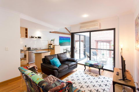 Windows On Pakenham - Accommodation Noosa 2