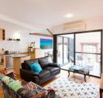 Windows on Pakenham - Accommodation Noosa