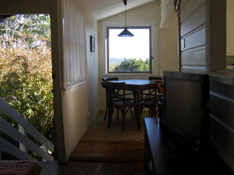 The Tree House 6 Gowing Street - Accommodation Noosa 4