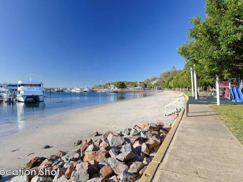 Tomaree Townhouse 5 / 26 28 Tomaree Street Large Air Conditioned Townhouse & WIFI - Accommodation Noosa 1