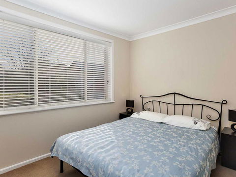 Tomaree Townhouse 5 / 26 28 Tomaree Street Large Air Conditioned Townhouse & WIFI - Accommodation Noosa 4
