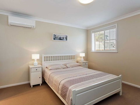 Tomaree Townhouse 5 / 26 28 Tomaree Street Large Air Conditioned Townhouse & WIFI - Accommodation Noosa 3
