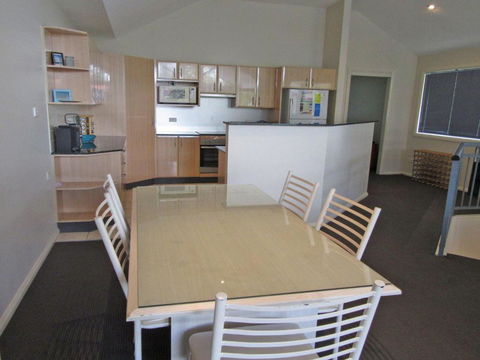 27b Christmas Bush Avenue Duplex In Nelson Bay Walking Distance To Dutchies Beach - Accommodation Noosa 3