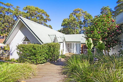 Golfers Getaway Mollymook Augusta Place 14 / 13 15 - Accommodation Noosa 3